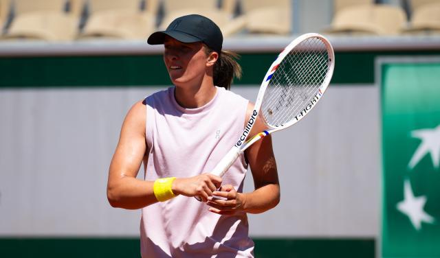 1748062591044092200.jpg Iga_Swiatek_-_Roland_Garros_2025_-_Tuesday_Qs-DSC_4895.jpg