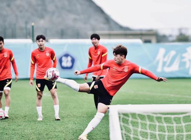 开云官方网站-被遗忘01国奥最佳：憾错过中超报名 踢中乙有成效